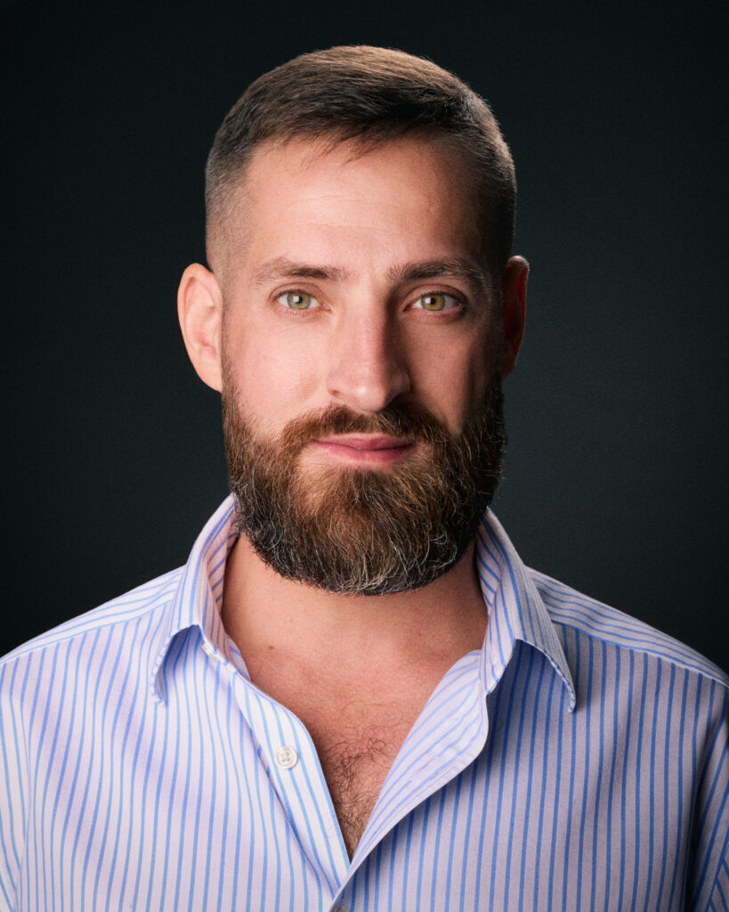 Portrait de Matthieu Gilot photographe de mariage à Dijon.